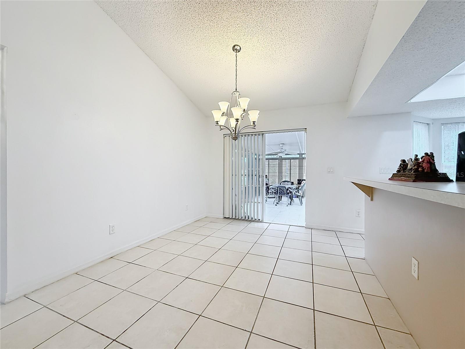 Image 6 of 41 For 4592 Gardenia Court