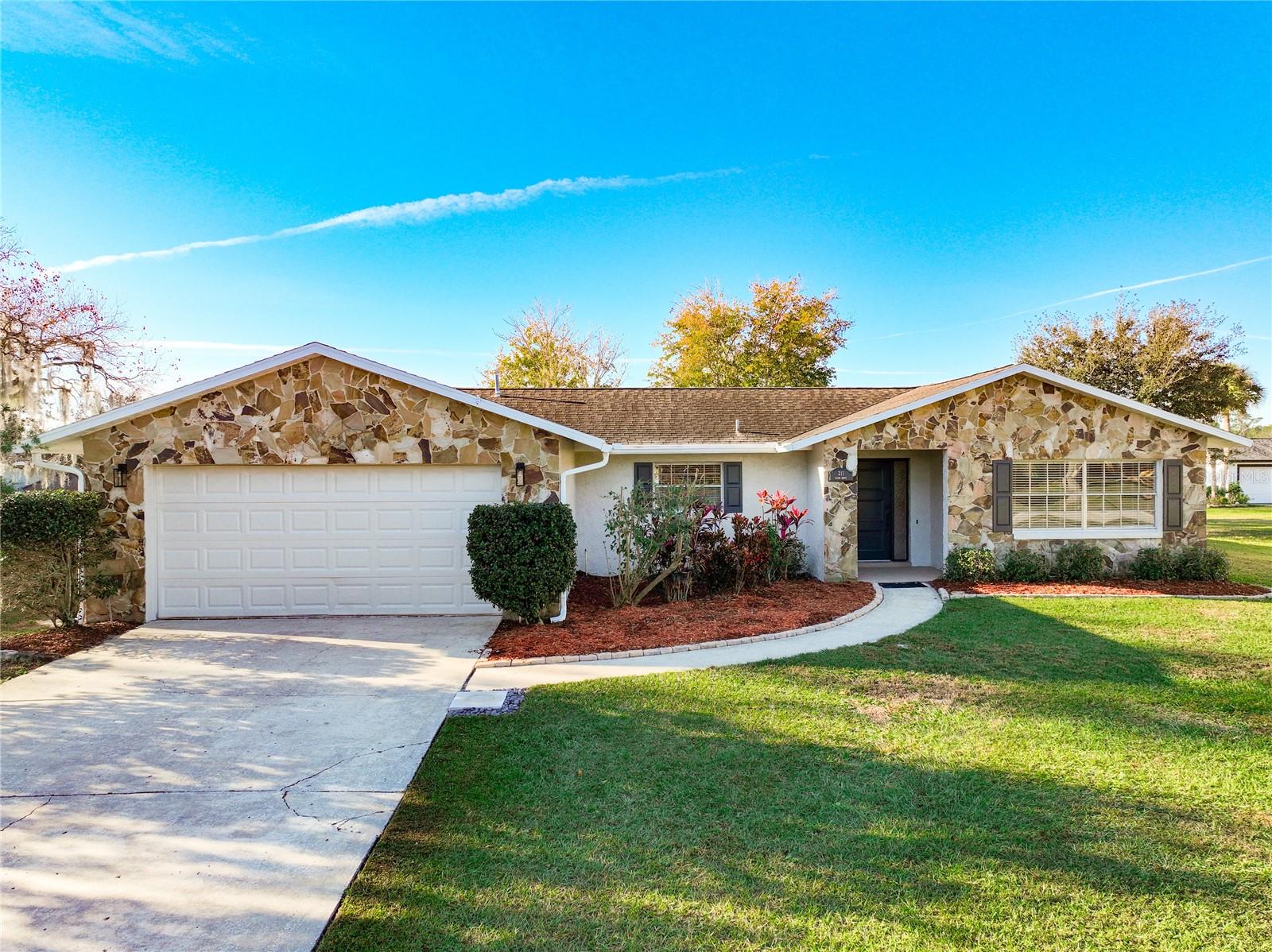 Image 13 of 56 For 211 Slade Drive