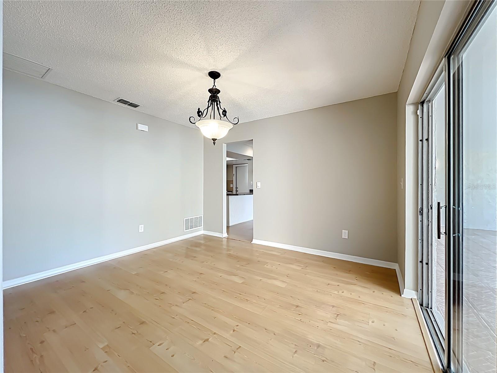 Image 30 of 56 For 211 Slade Drive