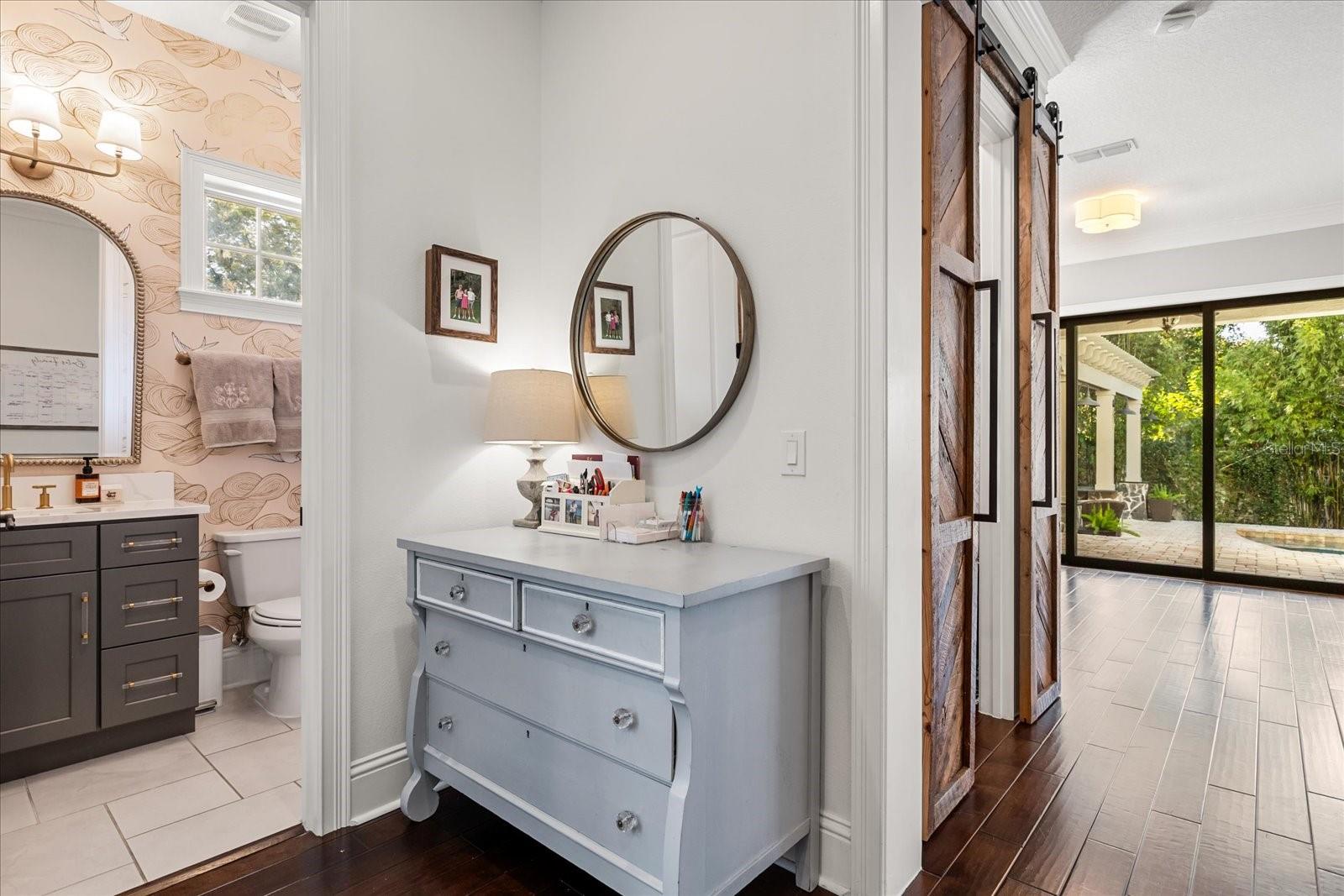 Image 15 of 53 For 2503 Versailles Avenue