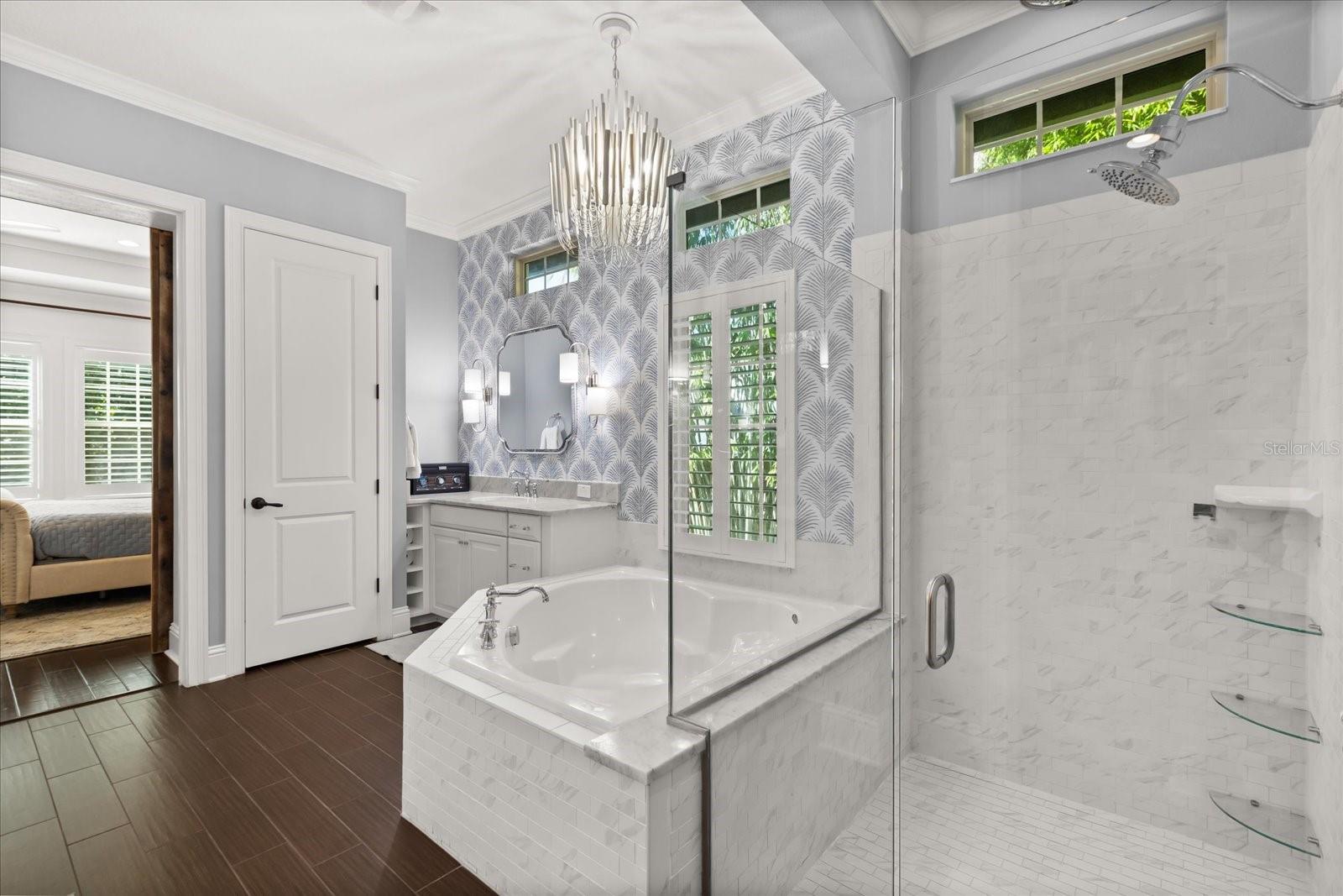 Image 20 of 53 For 2503 Versailles Avenue