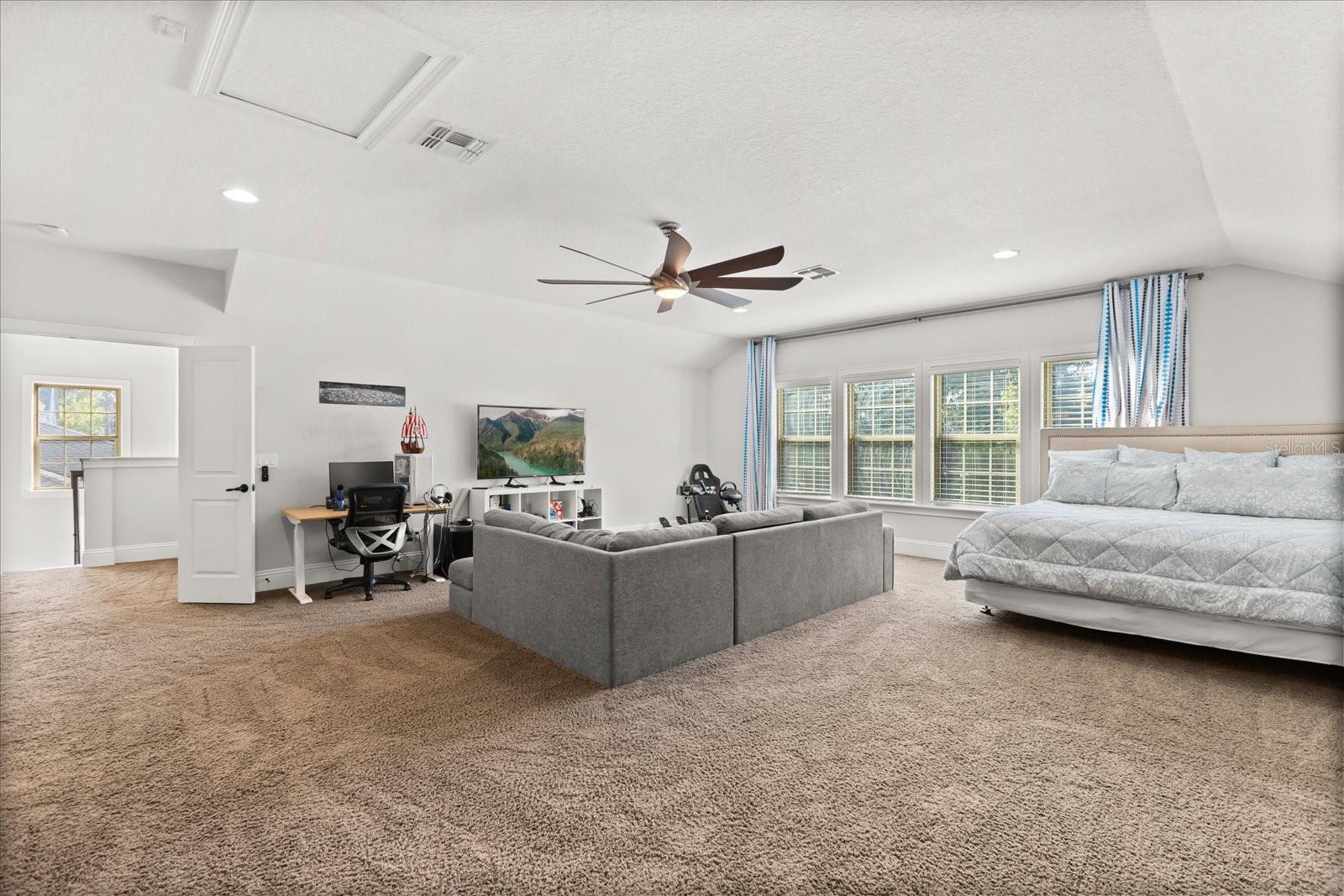 Image 24 of 53 For 2503 Versailles Avenue