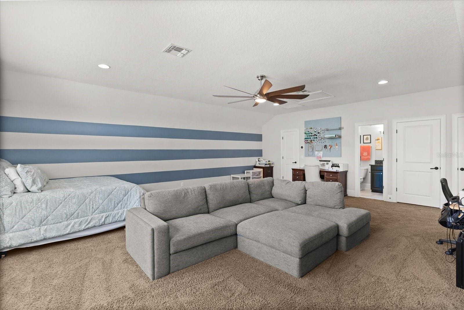 Image 25 of 53 For 2503 Versailles Avenue