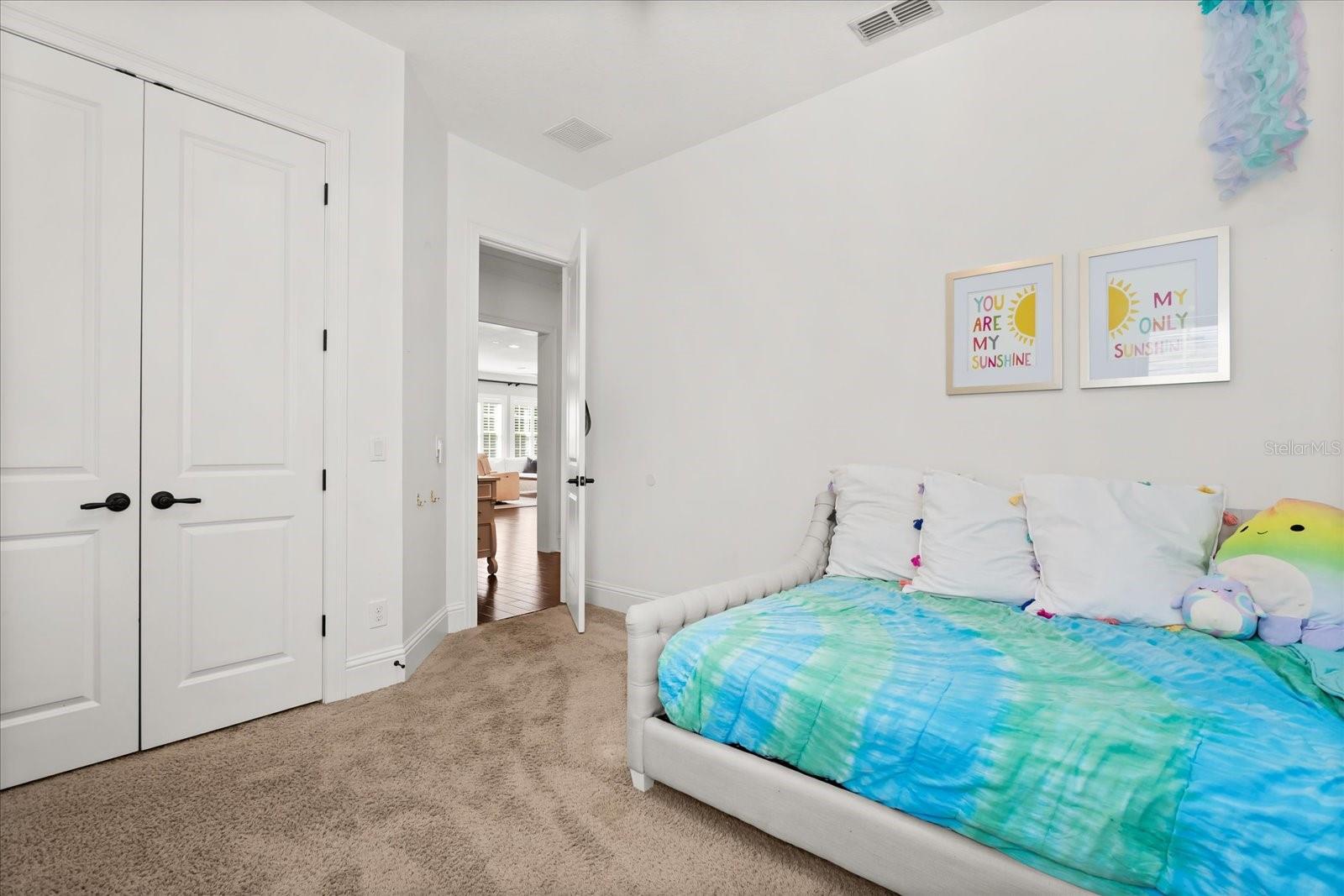 Image 27 of 53 For 2503 Versailles Avenue