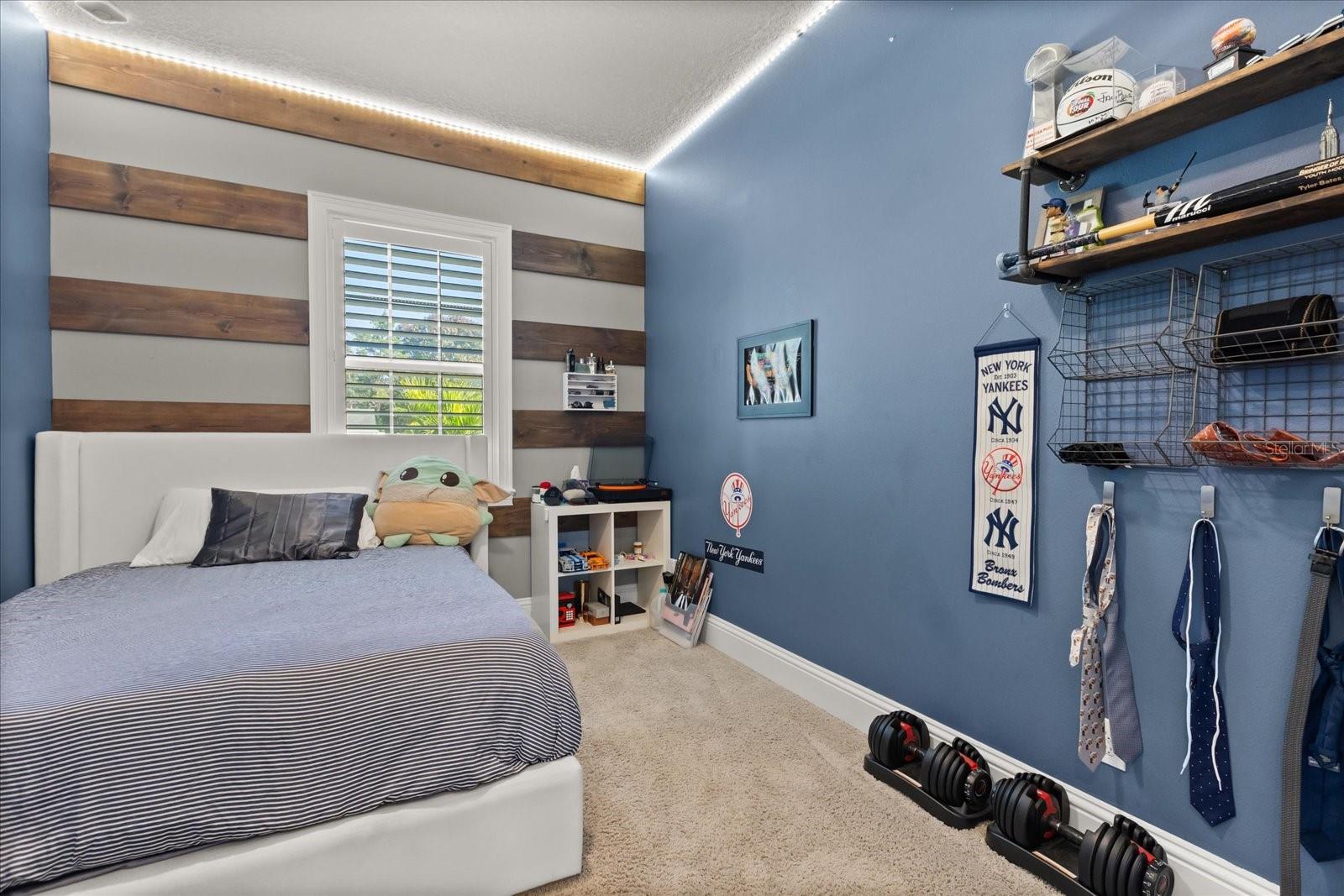 Image 30 of 53 For 2503 Versailles Avenue