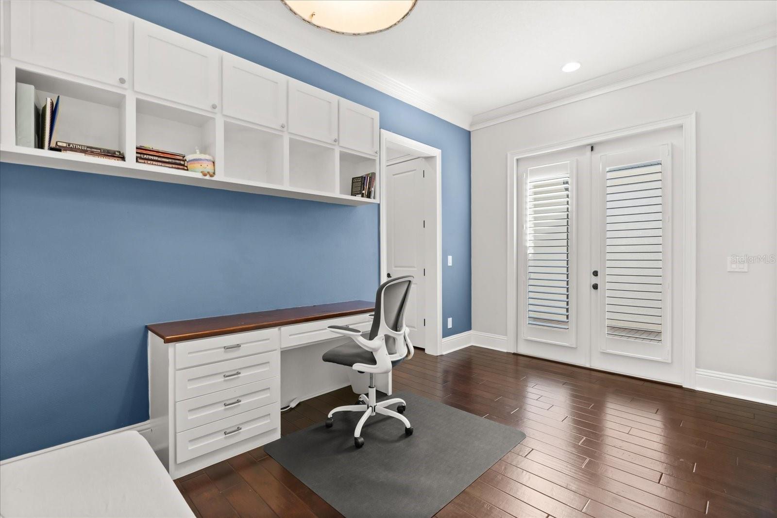 Image 36 of 53 For 2503 Versailles Avenue