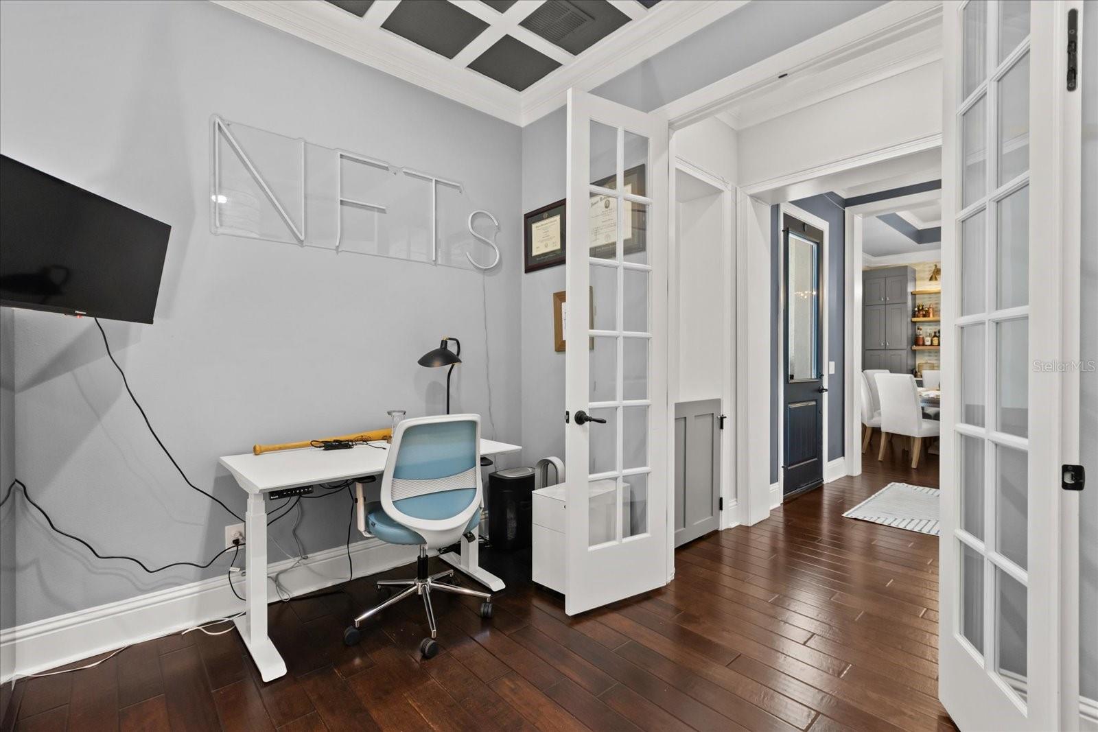 Image 38 of 53 For 2503 Versailles Avenue