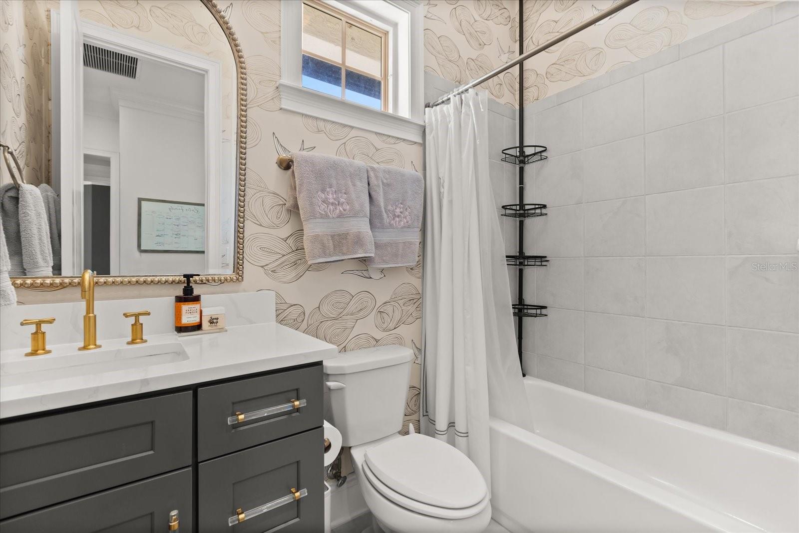 Image 39 of 53 For 2503 Versailles Avenue