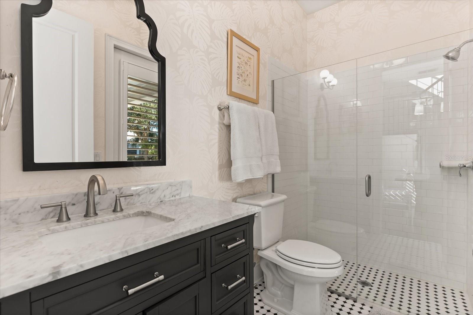 Image 40 of 53 For 2503 Versailles Avenue