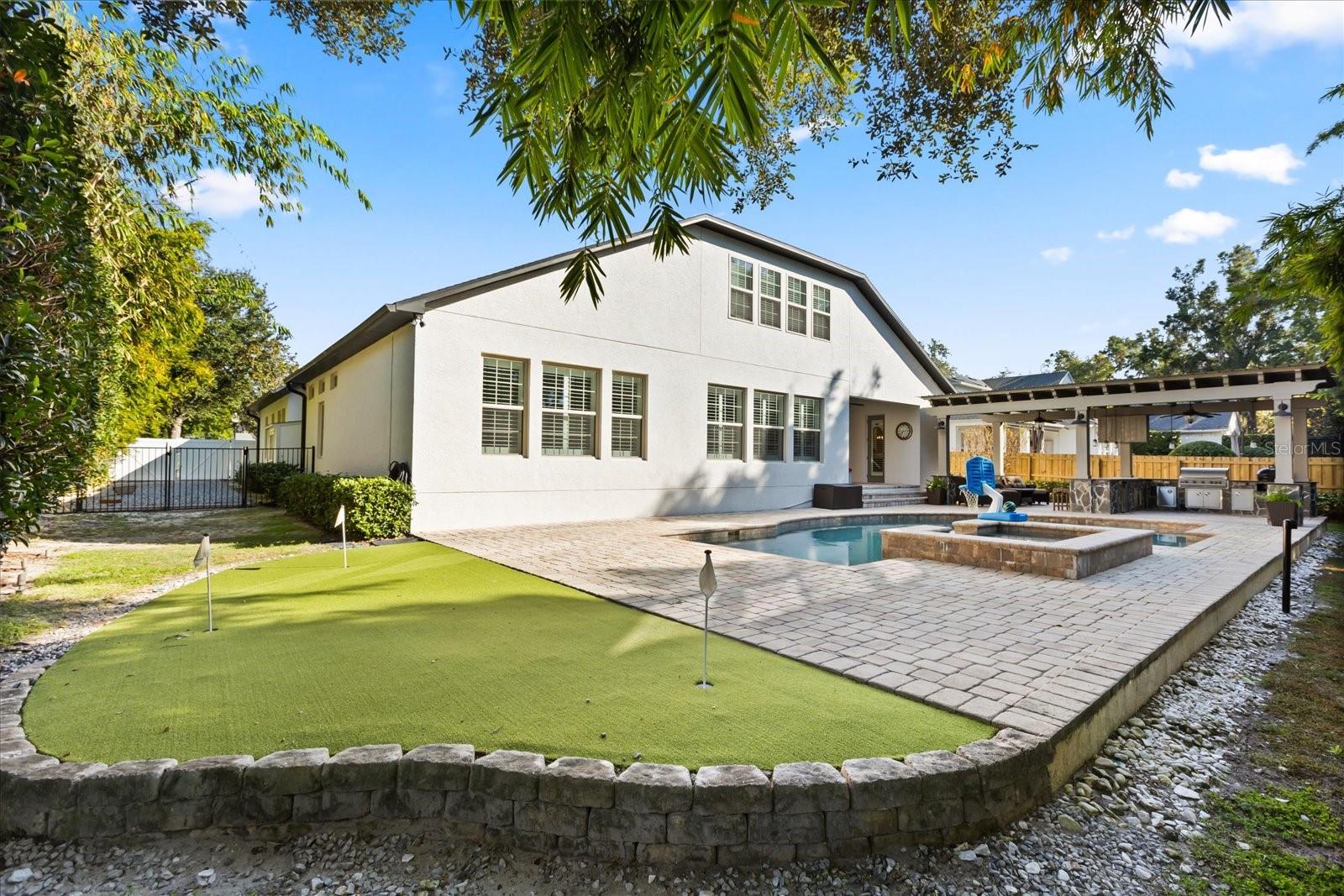 Image 53 of 53 For 2503 Versailles Avenue