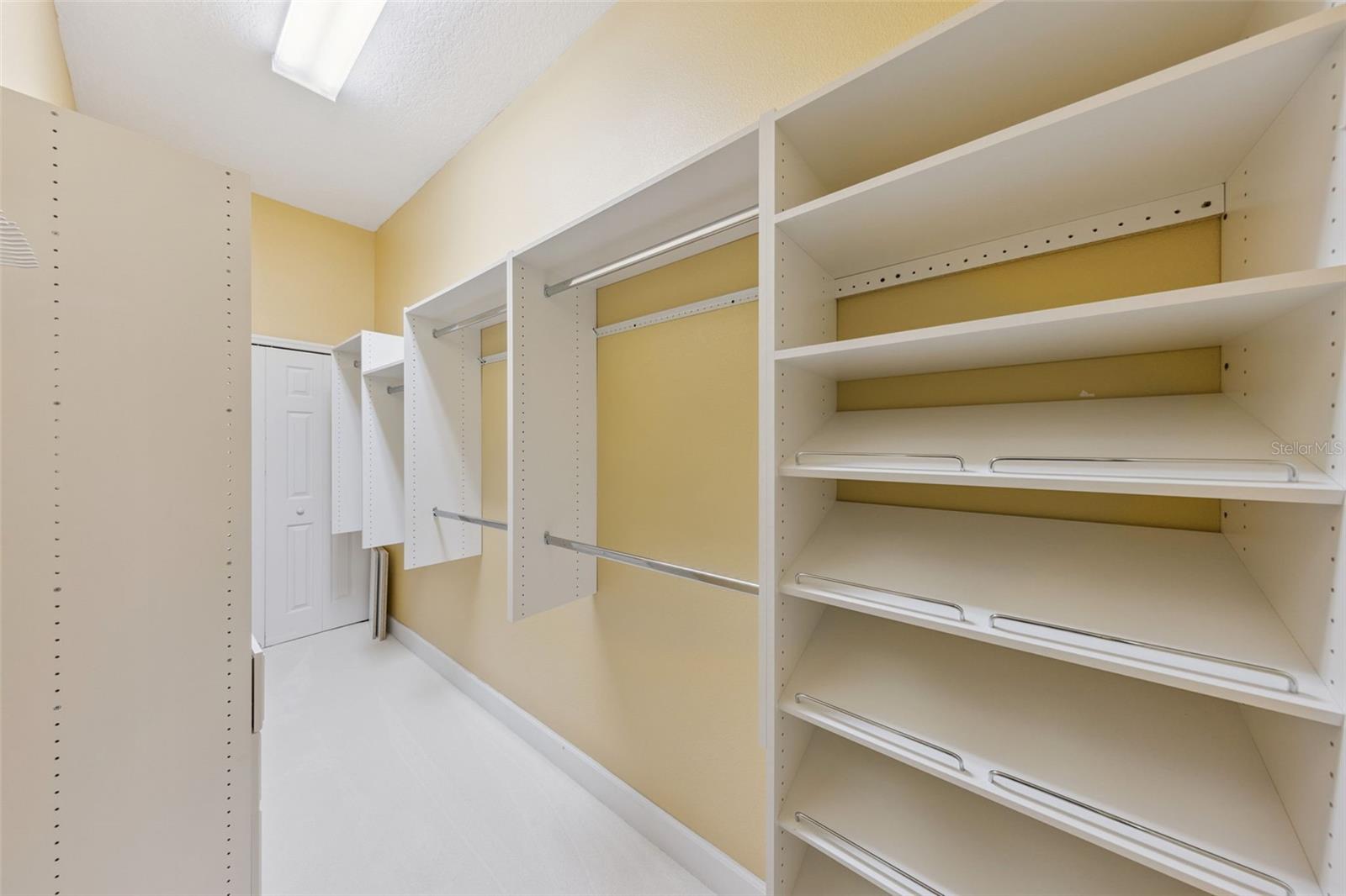 Image 20 of 43 For 6102 Sanctuary Garden Boulevard