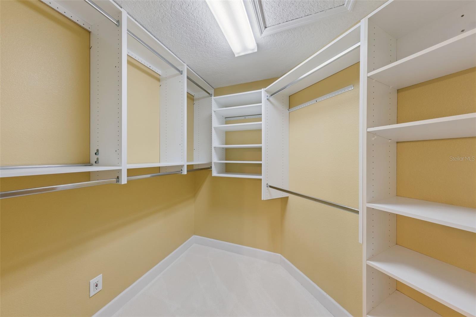 Image 21 of 43 For 6102 Sanctuary Garden Boulevard