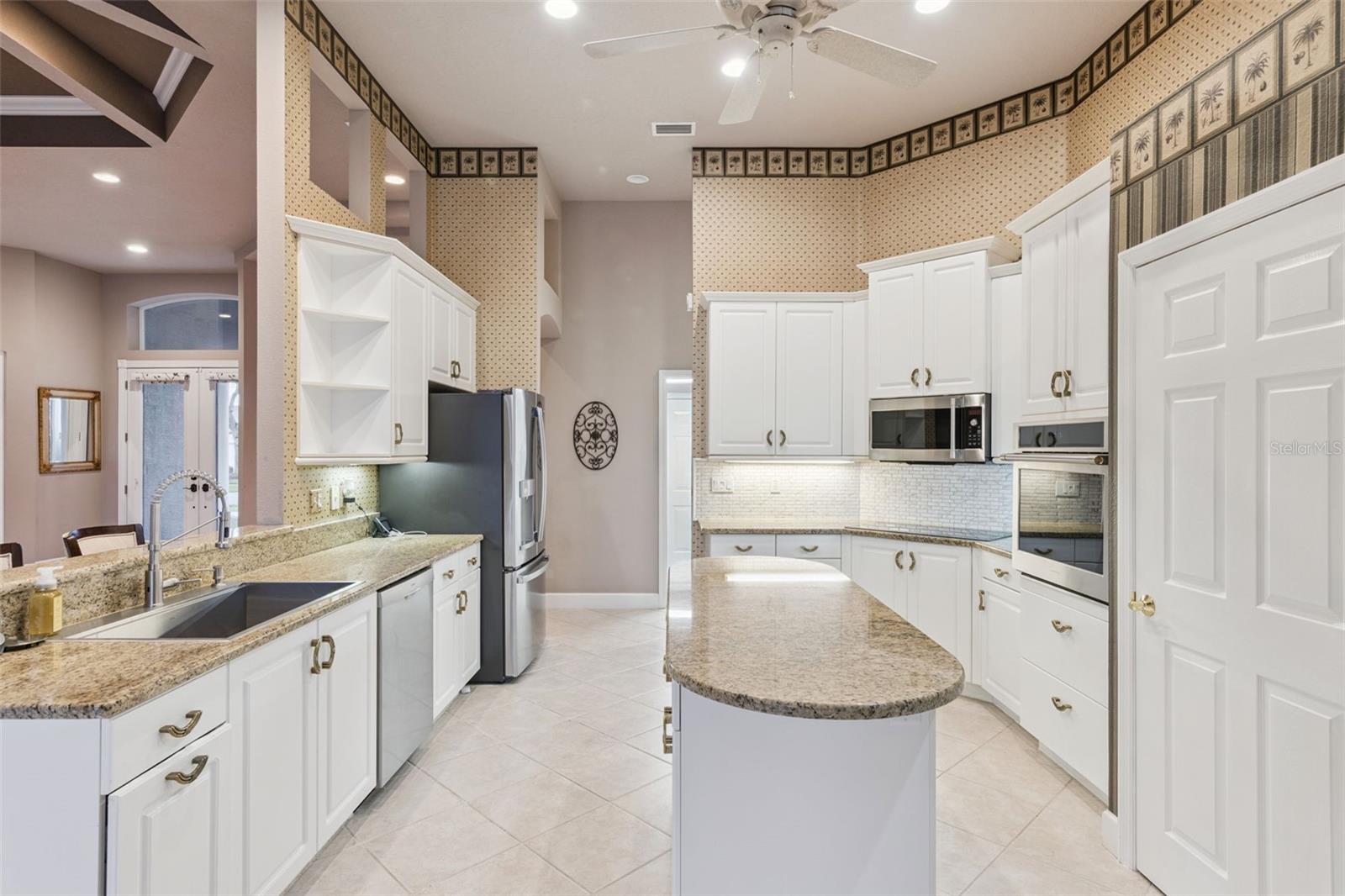 Image 7 of 43 For 6102 Sanctuary Garden Boulevard