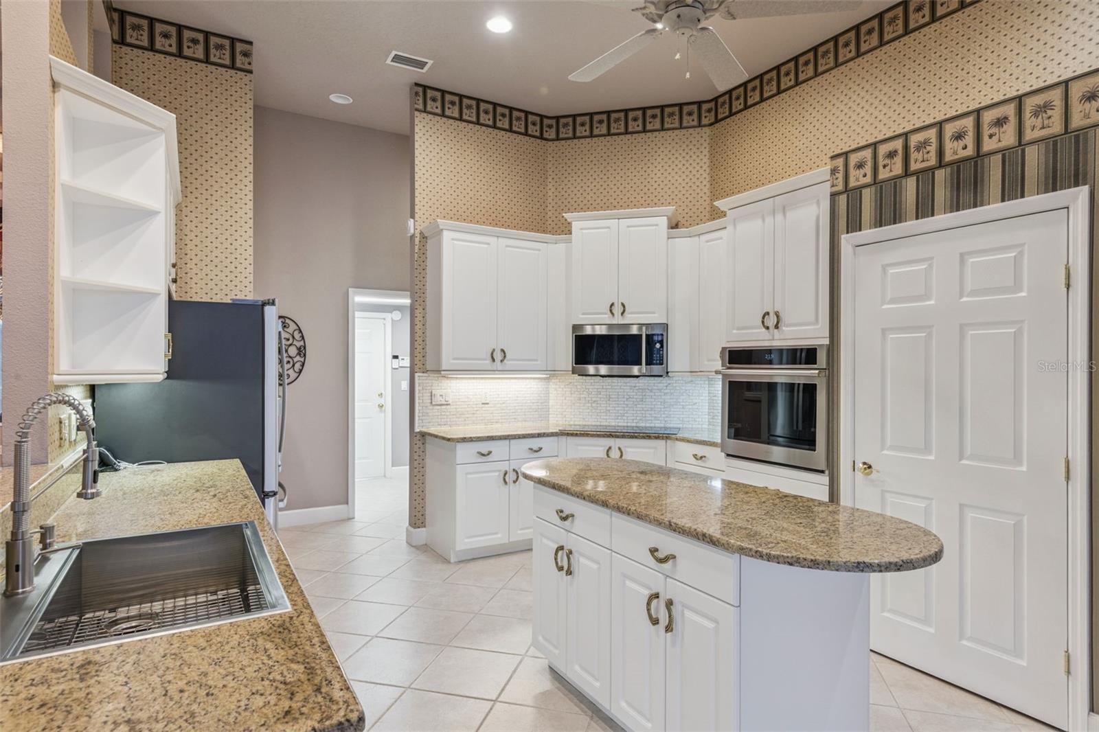 Image 8 of 43 For 6102 Sanctuary Garden Boulevard