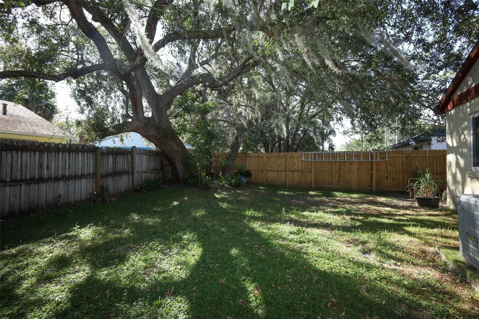 Image 29 of 40 For 148 Sabal Palm Court