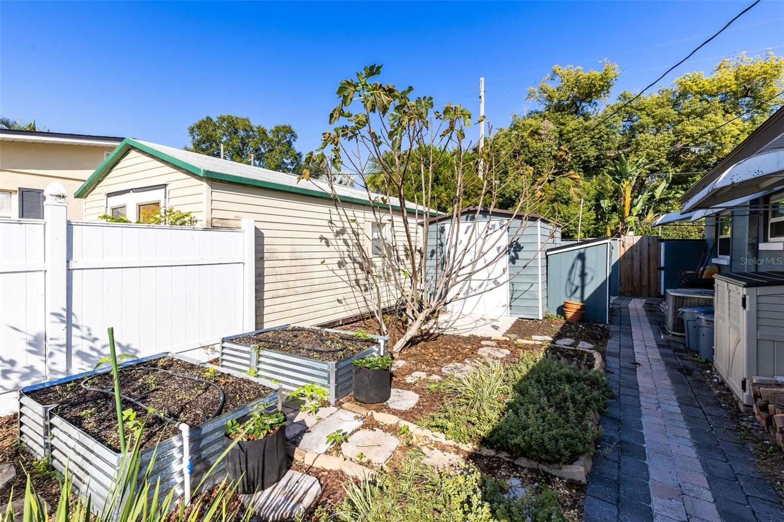 Image 17 of 21 For 2811 Eastern Parkway