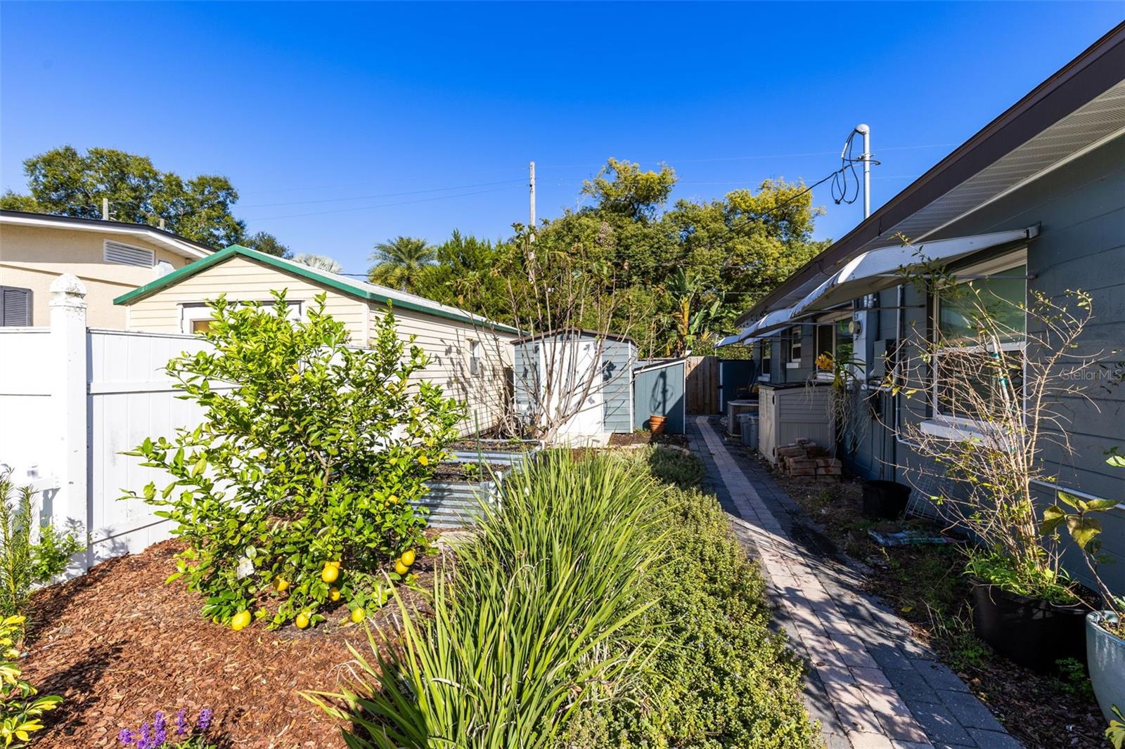 Image 18 of 21 For 2811 Eastern Parkway