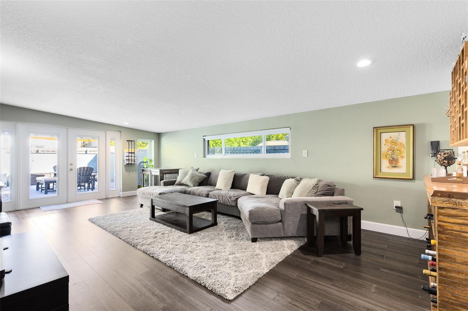 Image 5 of 21 For 2811 Eastern Parkway