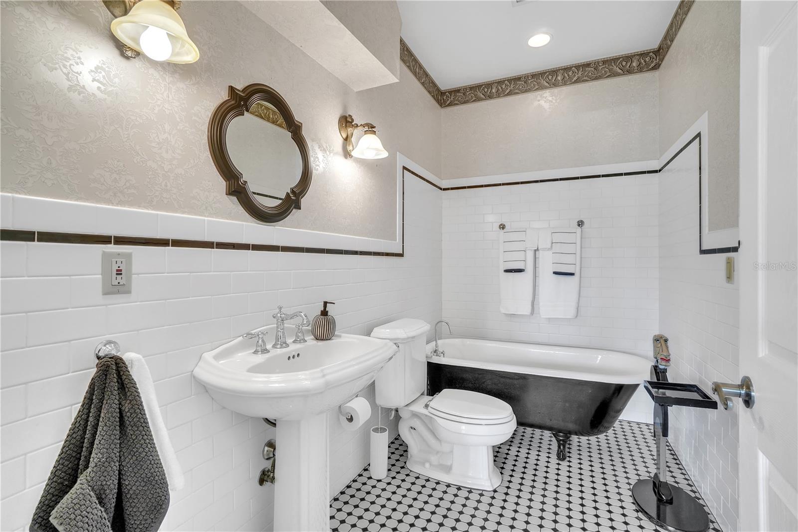 Image 35 of 65 For 9950 Lake Marion Road