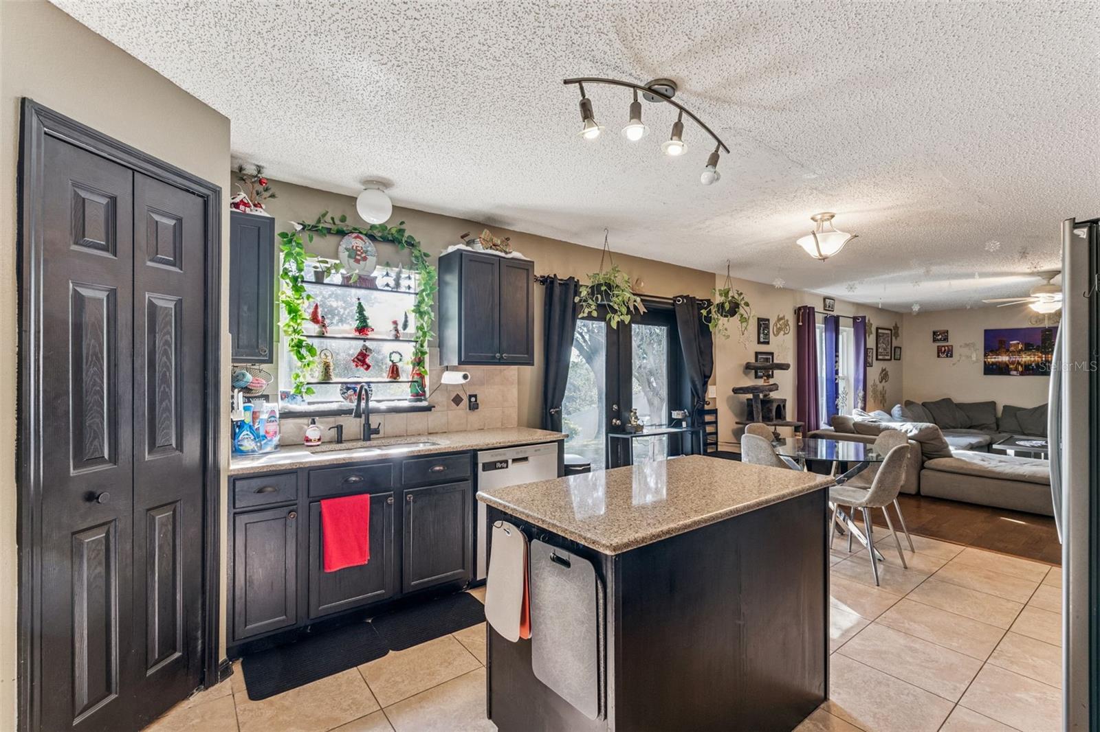 Image 15 of 38 For 1028 Fox Trail Avenue