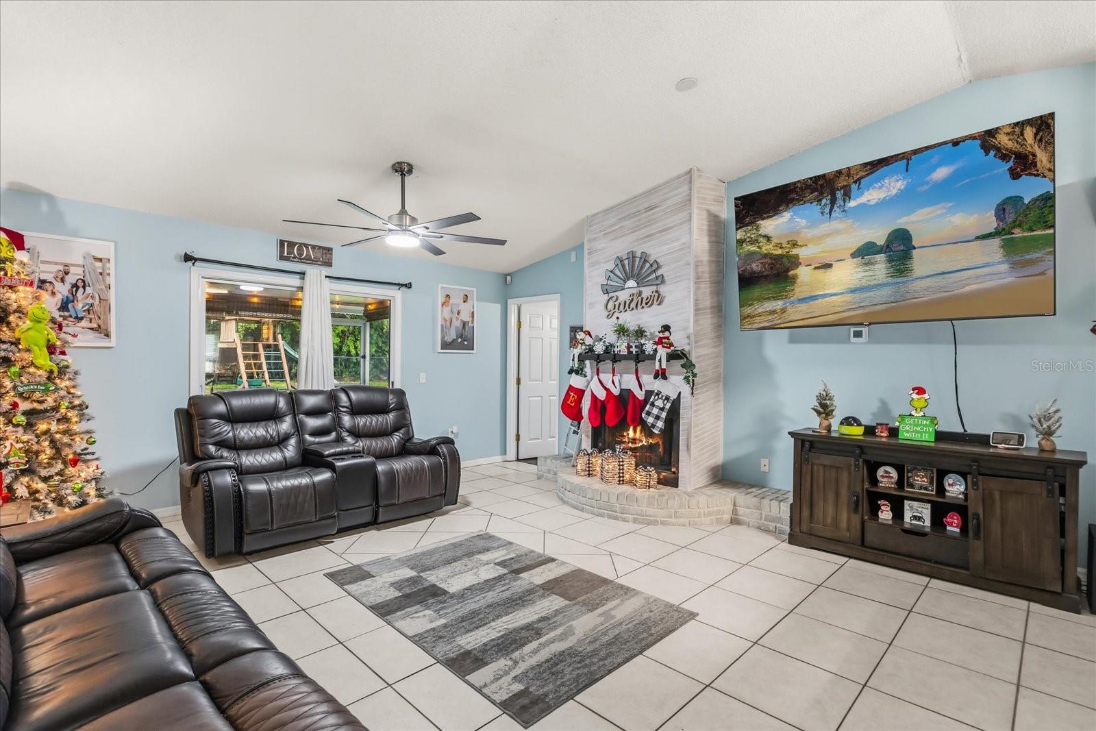 Image 18 of 34 For 480 Chestnut Avenue