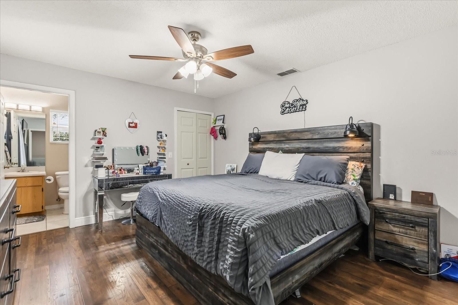 Image 21 of 34 For 480 Chestnut Avenue