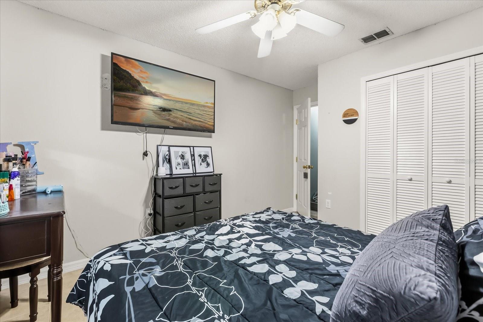 Image 29 of 34 For 480 Chestnut Avenue