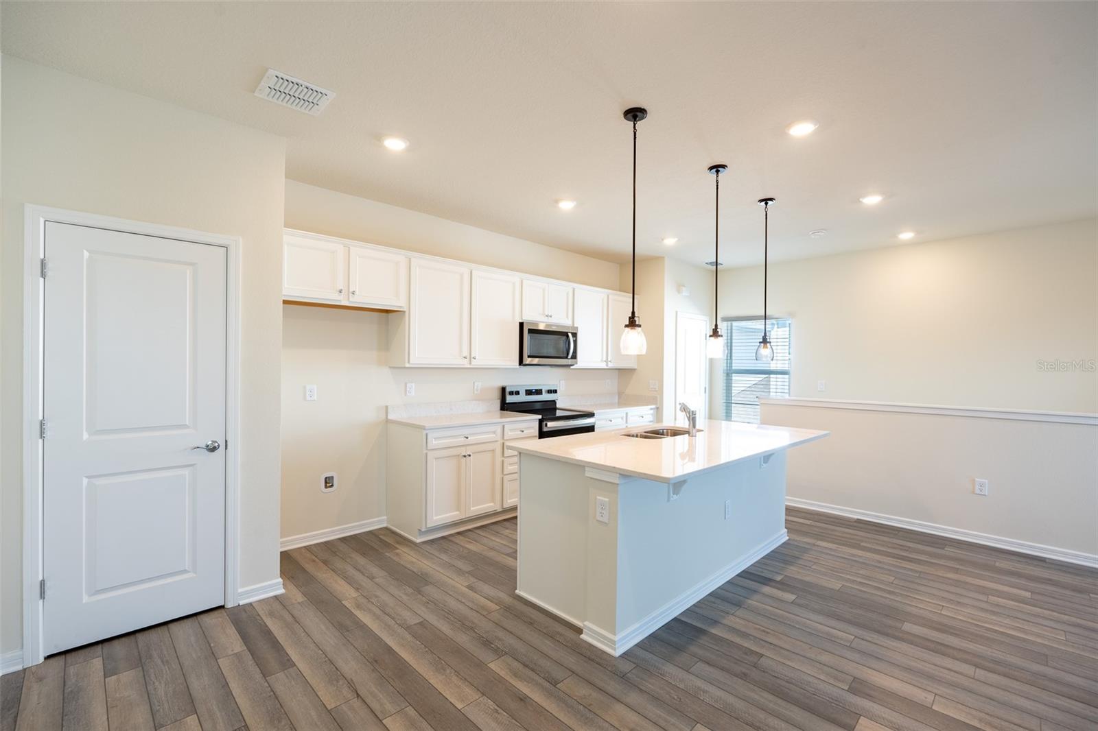 Image 14 of 31 For 6530 Winding Path Way