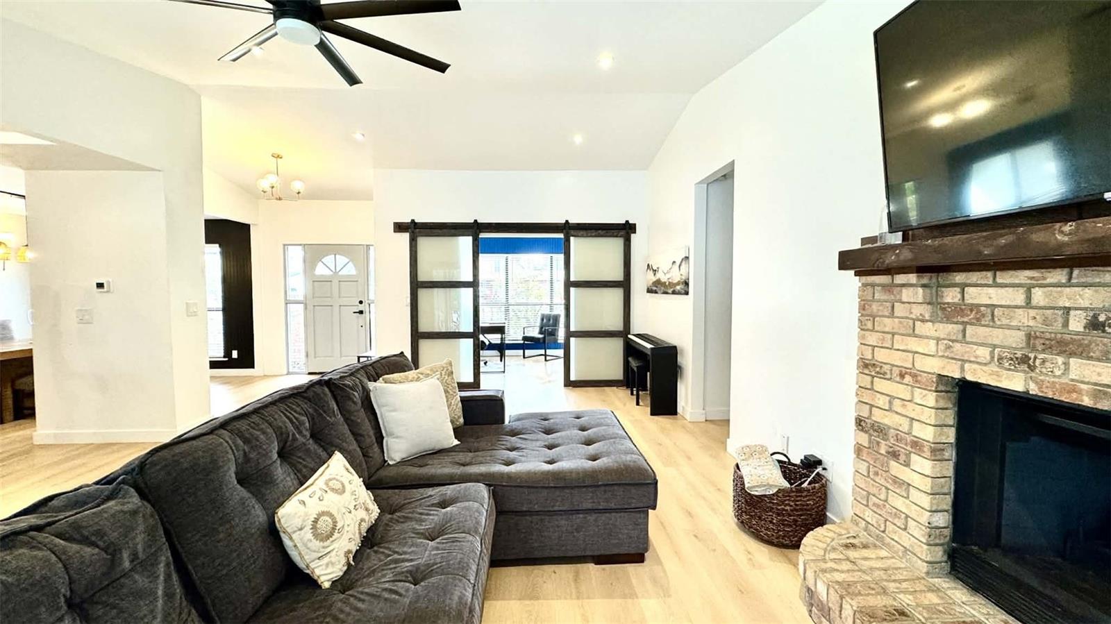 Image 5 of 16 For 415 6th Avenue