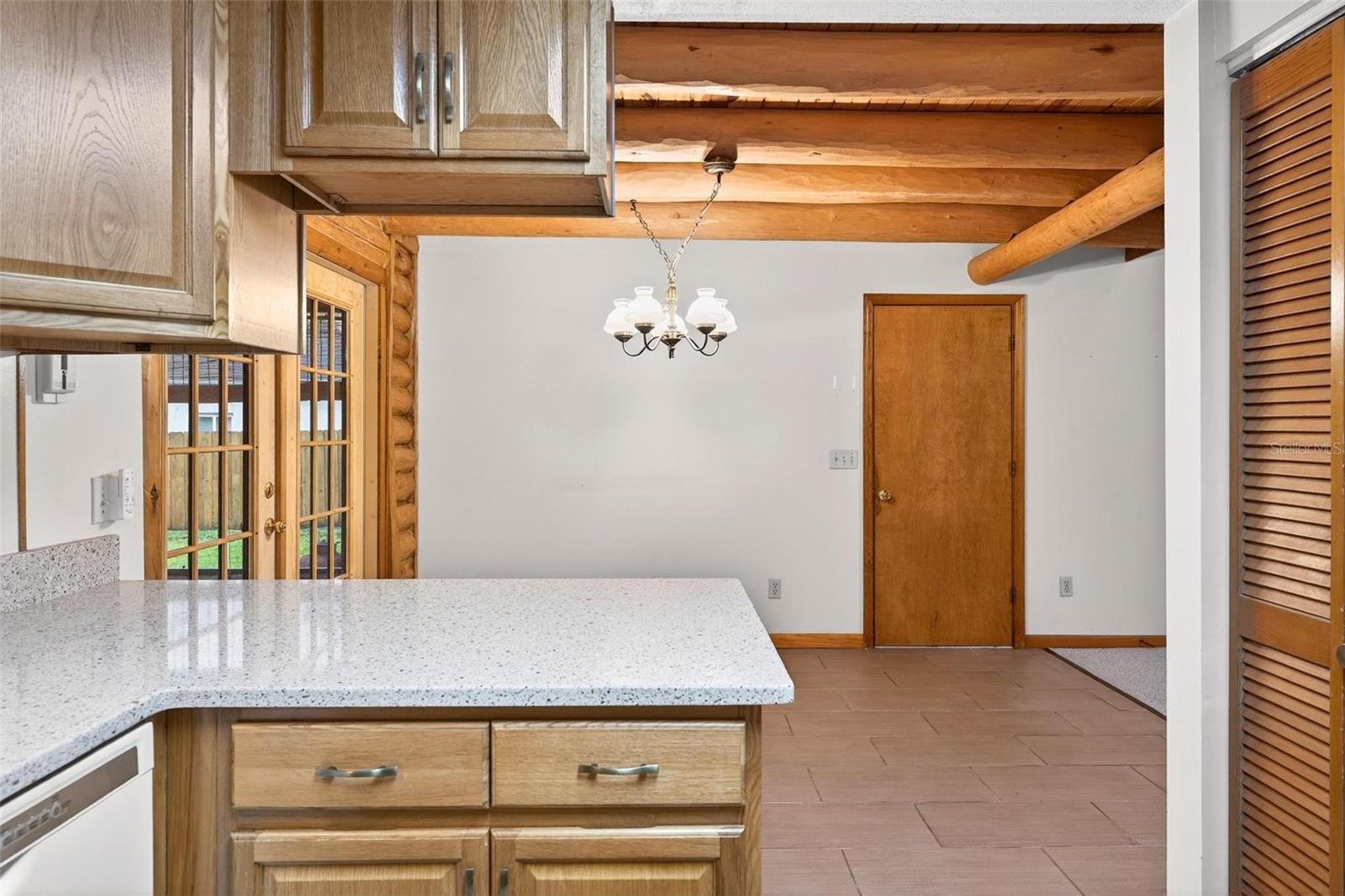 Image 18 of 59 For 825 Arden Street