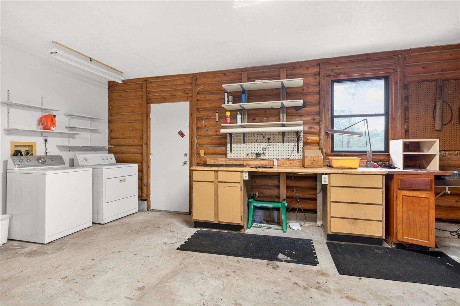 Image 20 of 59 For 825 Arden Street