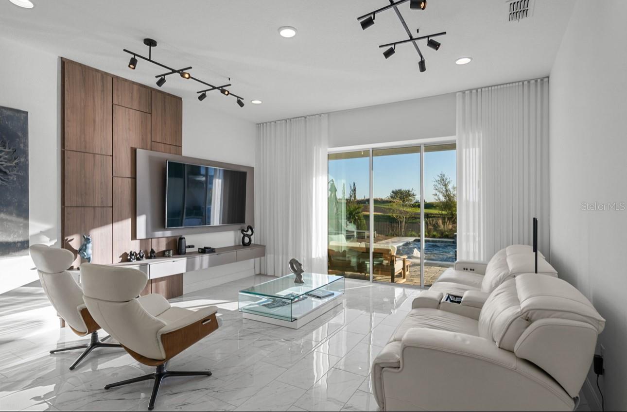 Image 12 of 40 For 15746 Vetta Drive