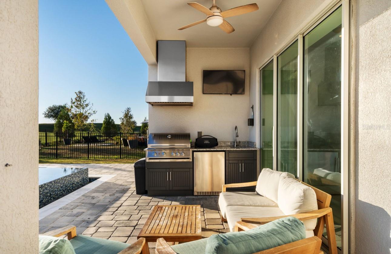 Image 21 of 40 For 15746 Vetta Drive