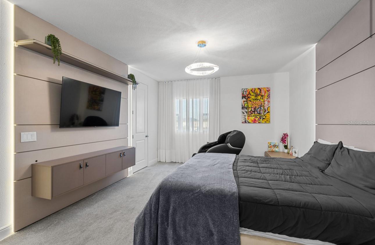 Image 25 of 40 For 15746 Vetta Drive