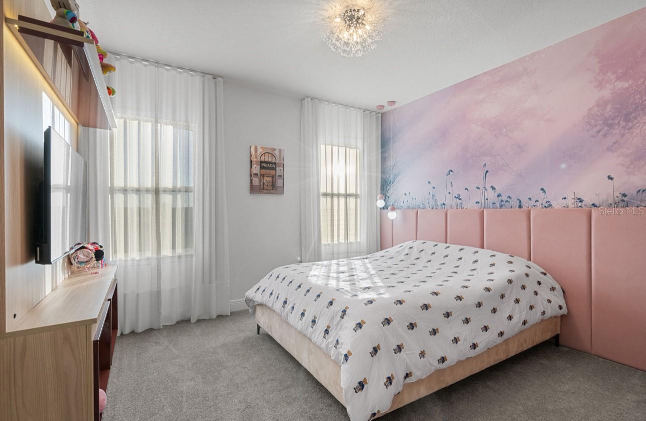 Image 28 of 40 For 15746 Vetta Drive