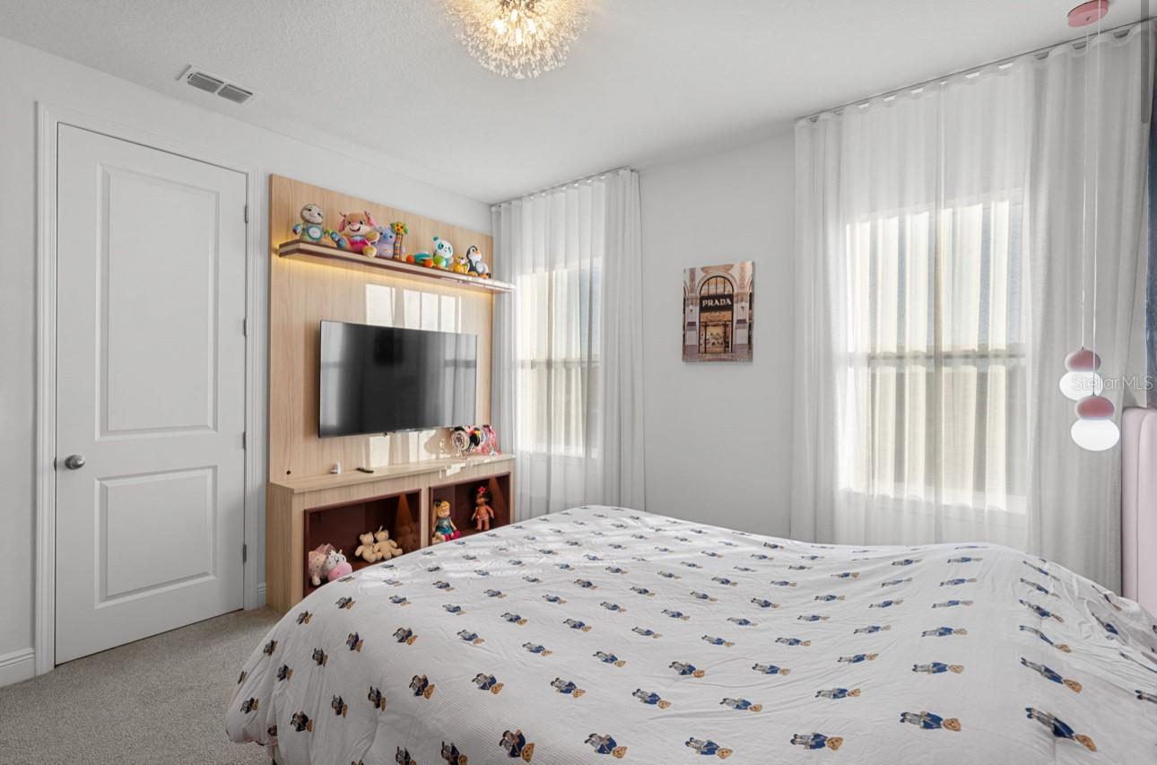 Image 29 of 40 For 15746 Vetta Drive