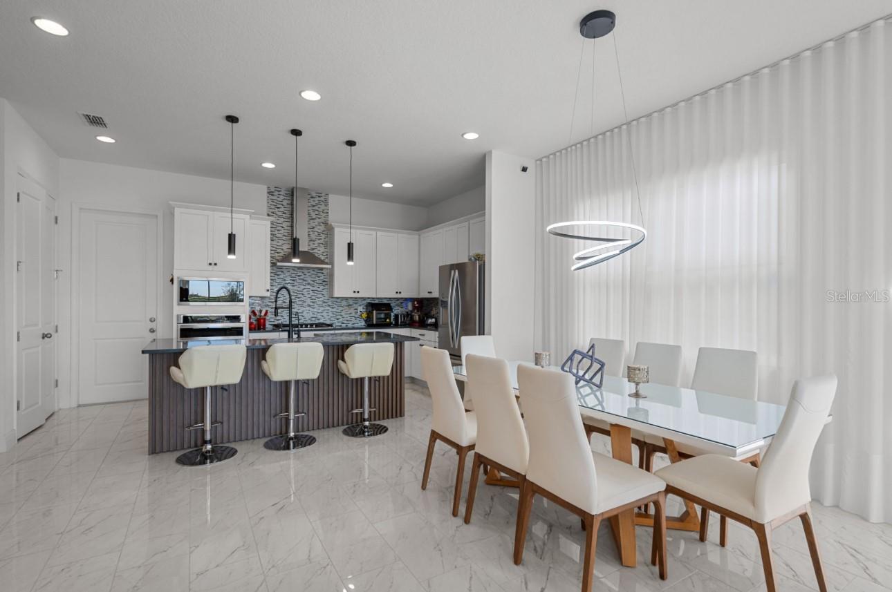 Image 7 of 40 For 15746 Vetta Drive