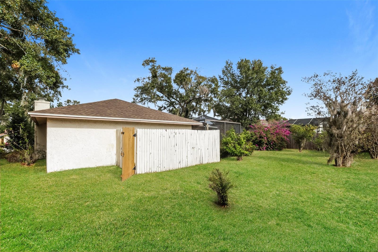 Image 20 of 21 For 1303 Sandalwood Drive