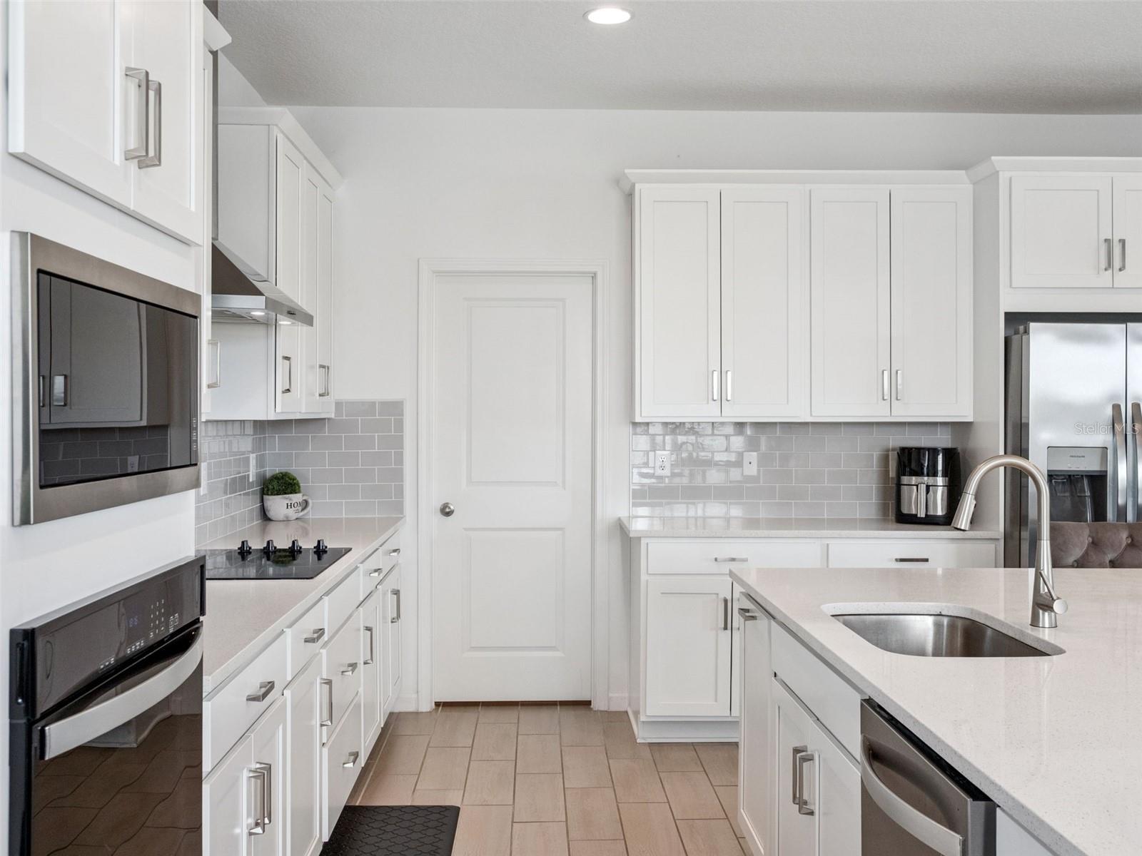 Image 11 of 25 For 591 Via Bella Court