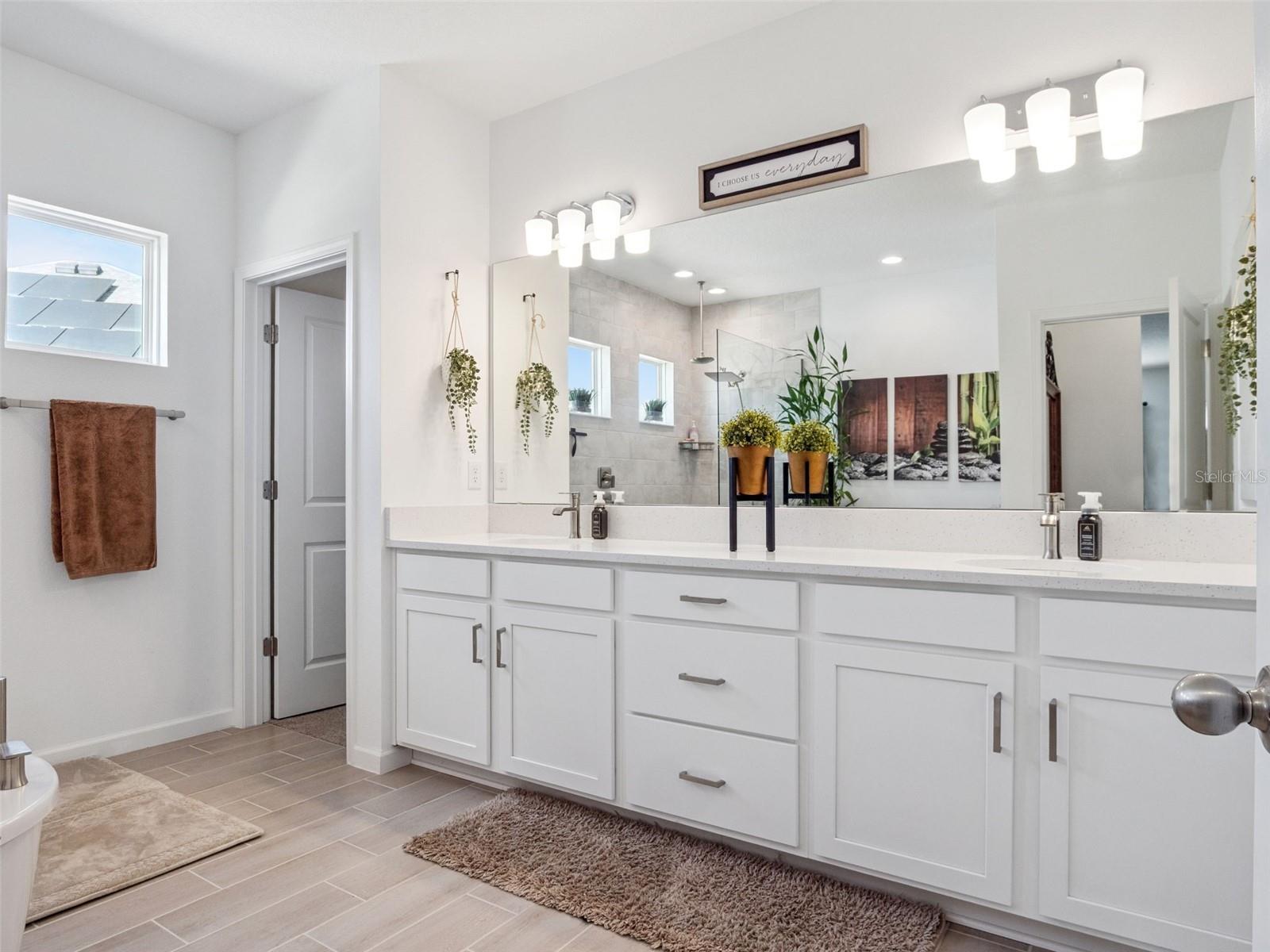 Image 14 of 25 For 591 Via Bella Court