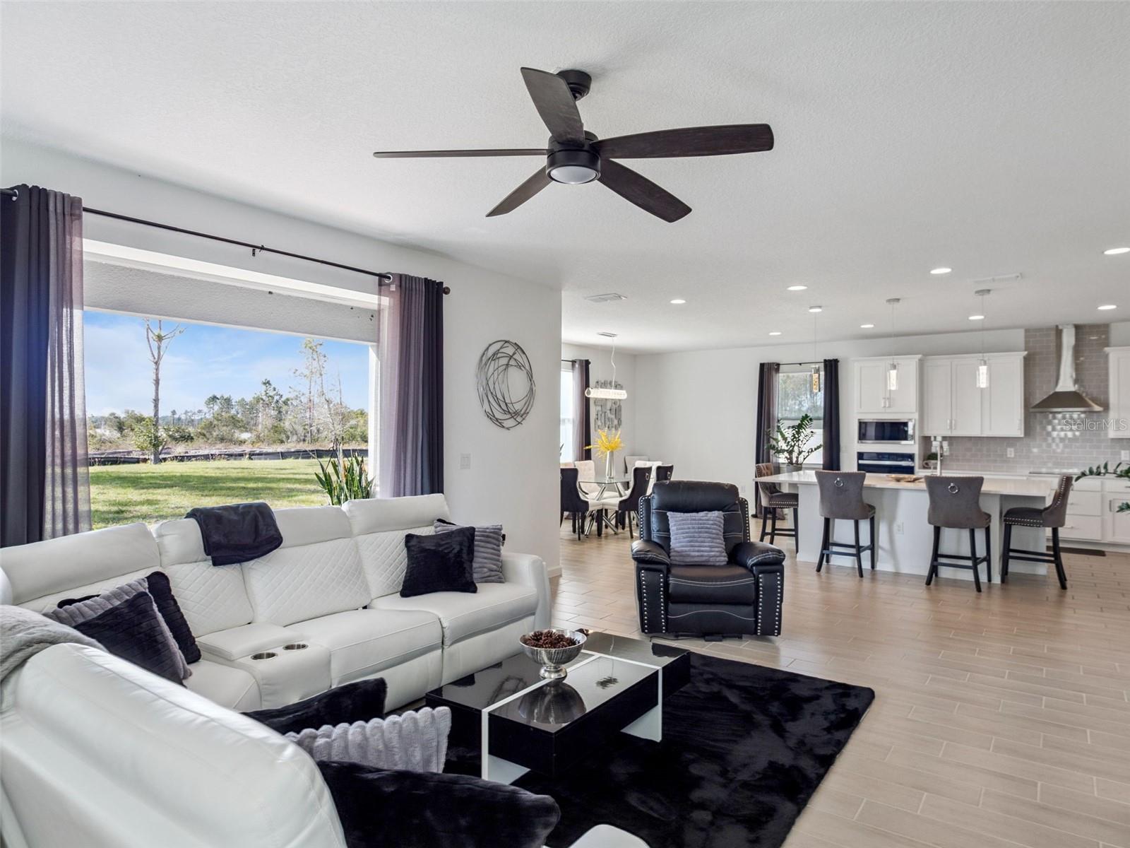 Image 4 of 25 For 591 Via Bella Court