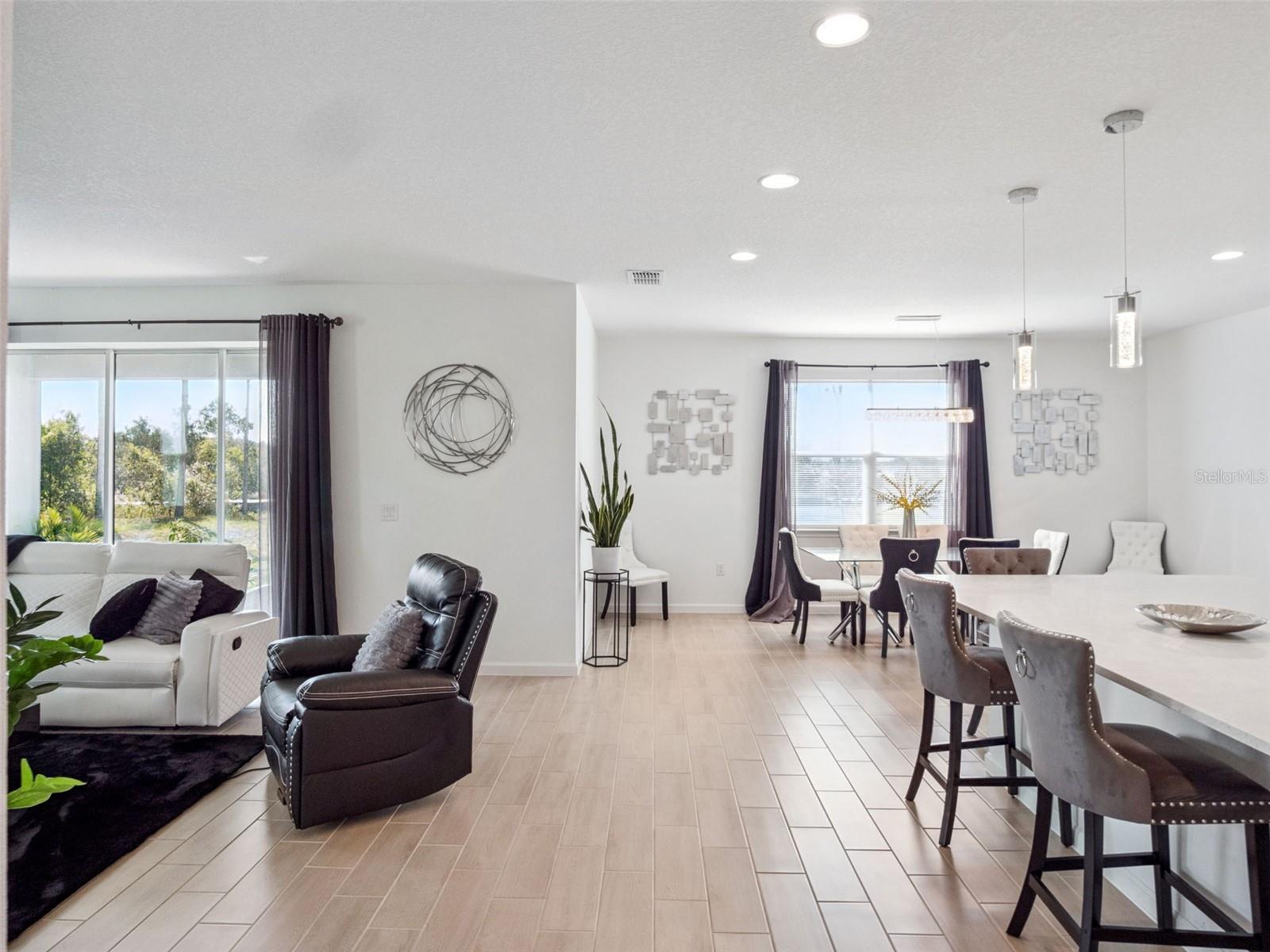 Image 6 of 25 For 591 Via Bella Court