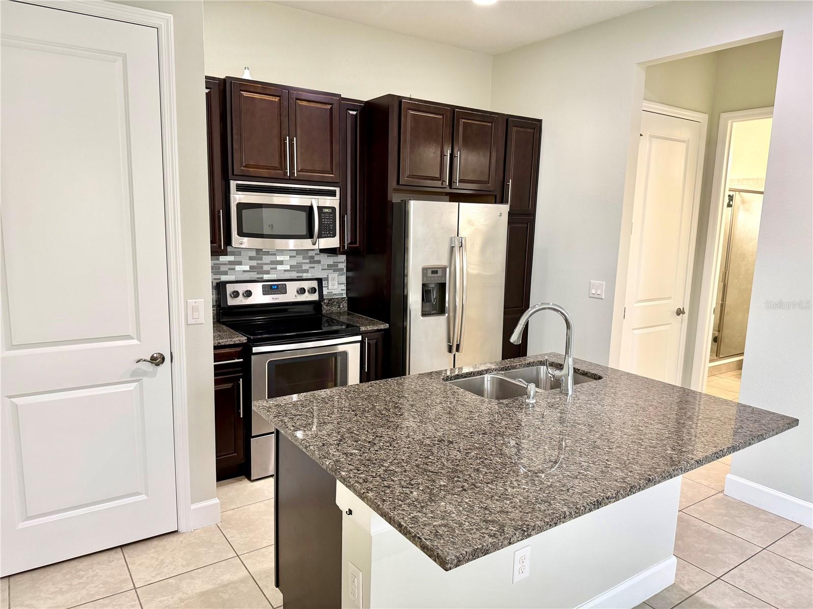 Image 17 of 22 For 13796 Eliot Avenue