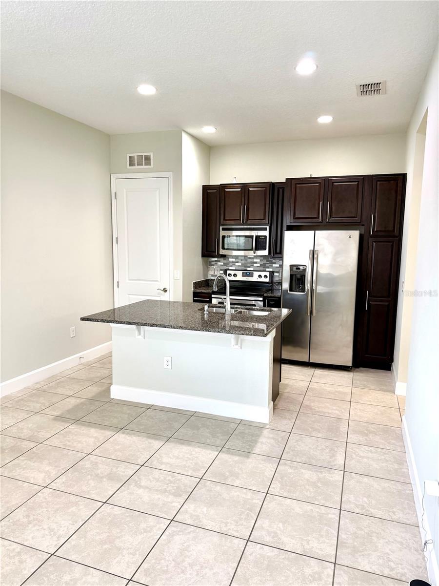 Image 19 of 22 For 13796 Eliot Avenue