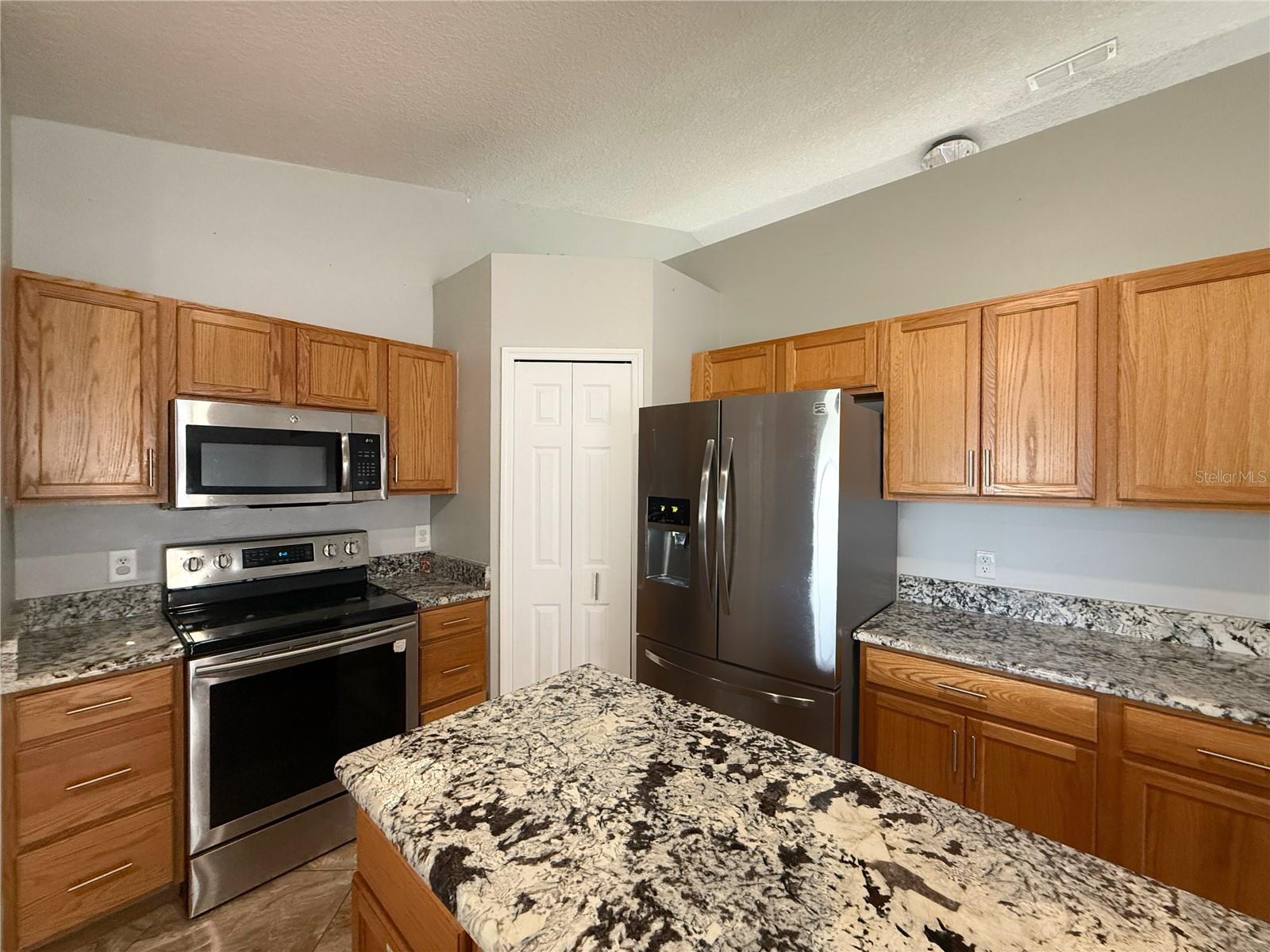 Image 11 of 31 For 774 Lobelia Dr