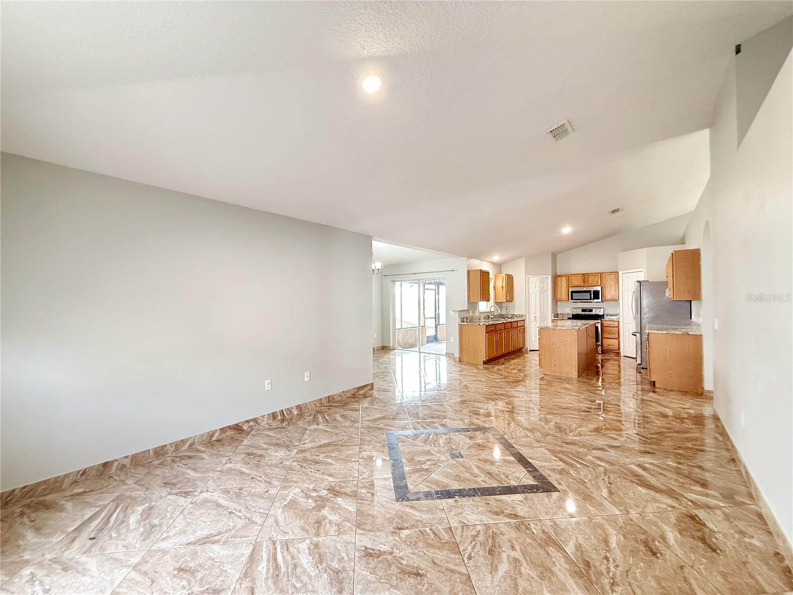 Image 13 of 31 For 774 Lobelia Dr