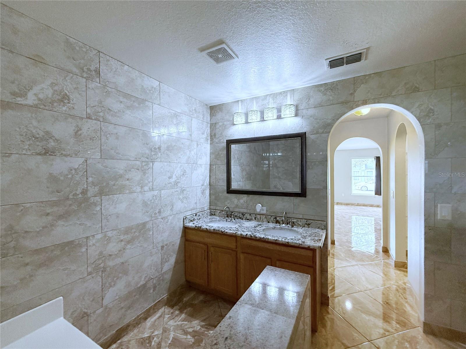 Image 20 of 31 For 774 Lobelia Dr