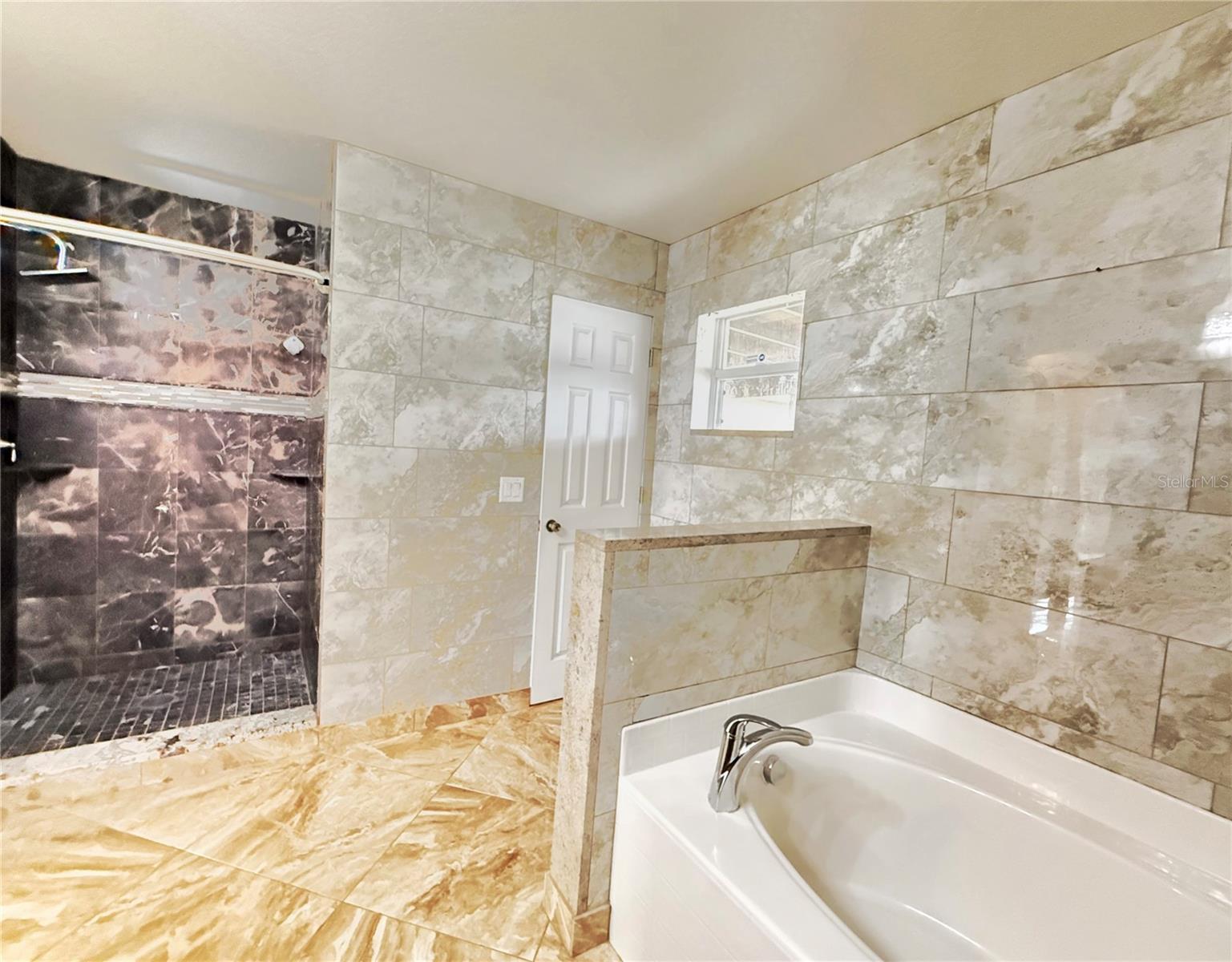 Image 22 of 31 For 774 Lobelia Dr