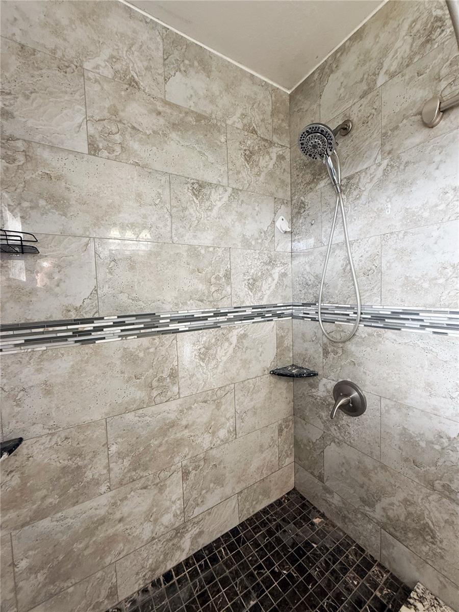 Image 27 of 31 For 774 Lobelia Dr