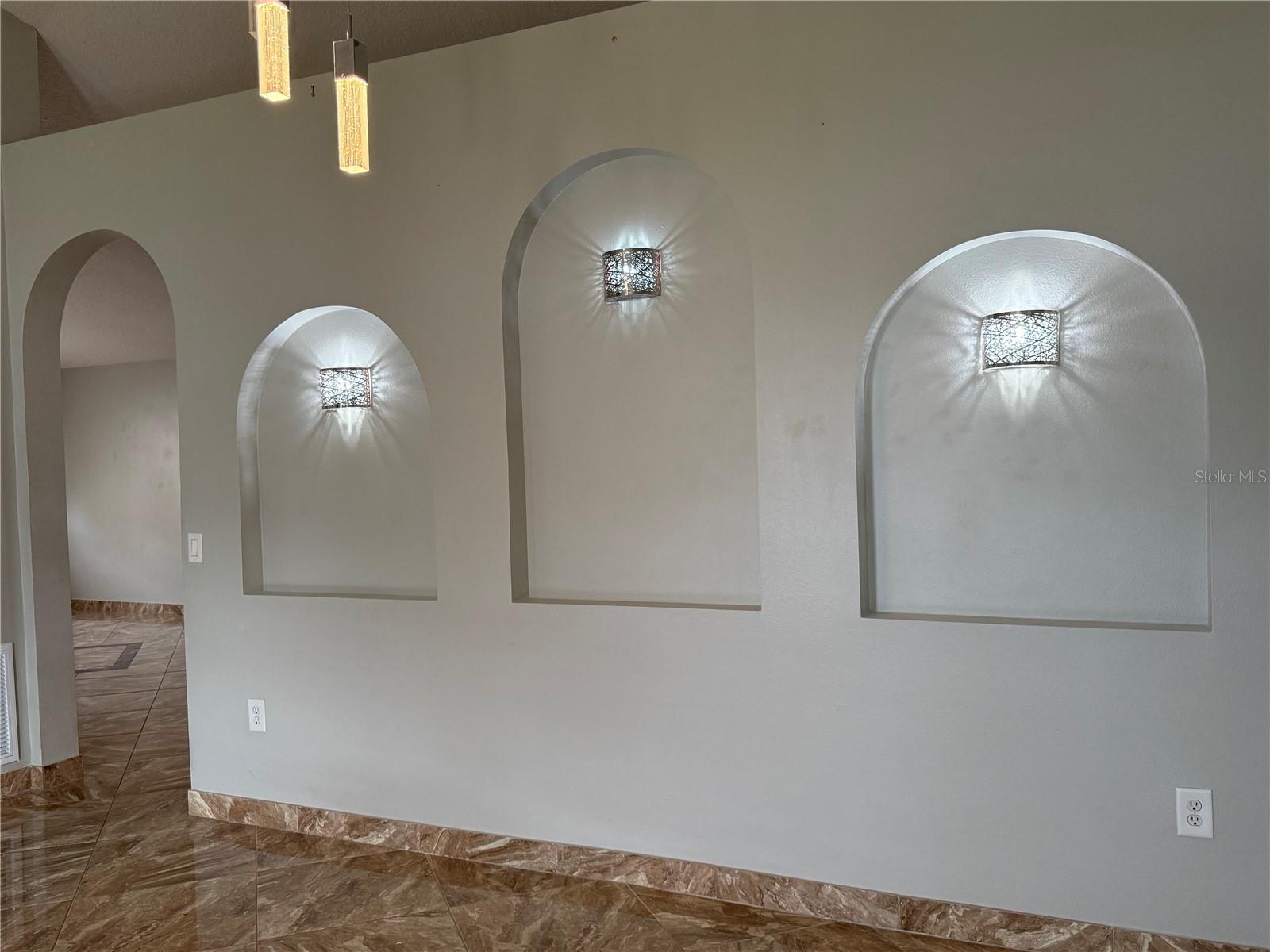 Image 7 of 31 For 774 Lobelia Dr